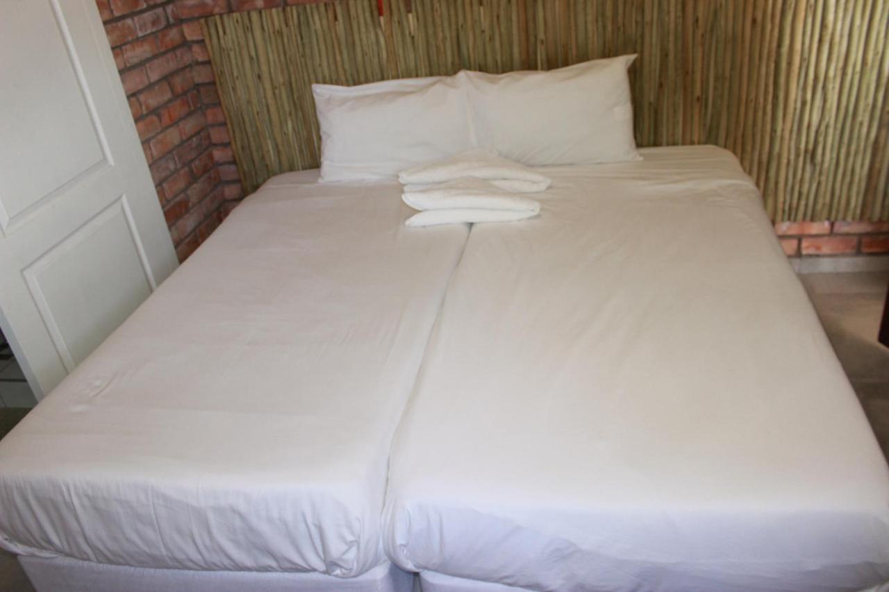 Pandeinge Hotel Windhoek Exterior foto